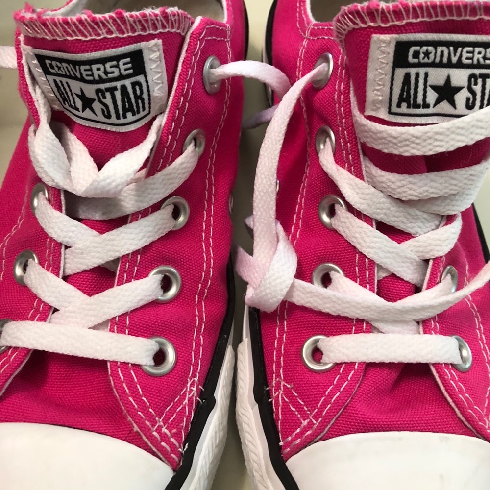 Converse Low Tops - Picture 2 of 5